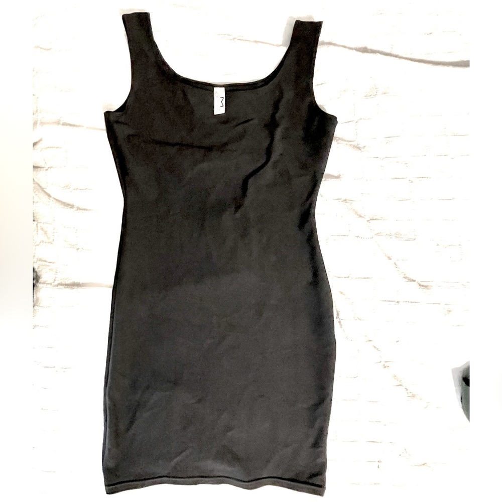 2XL Maidenform shape wear knee length slip.